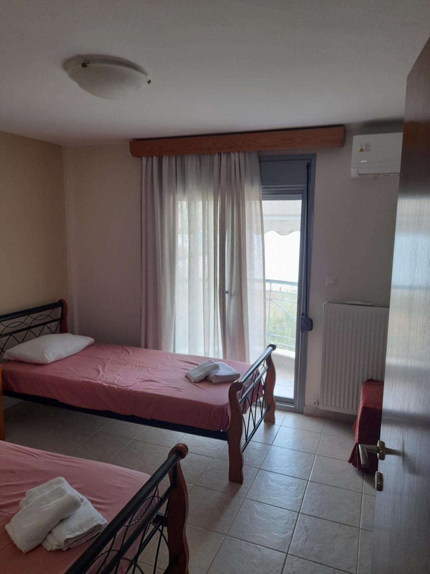 Dominikis Appartment Néa Péramos Extérieur photo